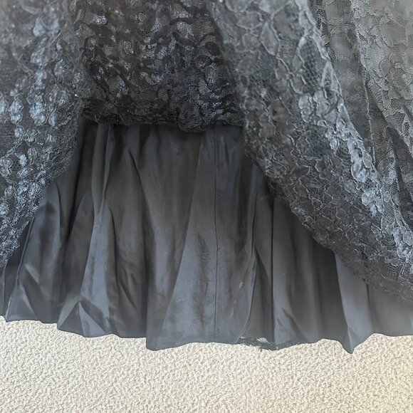 Vintage 80s Lace Gown Boat Neck Off Shoulder Pettiskirt Witchy Goth - Picture 8 of 14